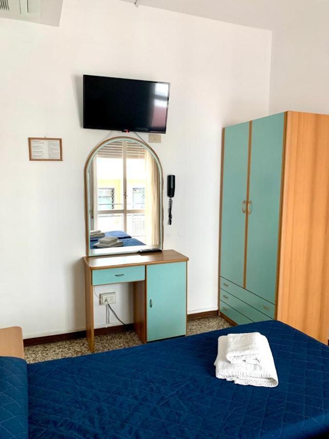 Hotel Telstar Rimini Exterior photo