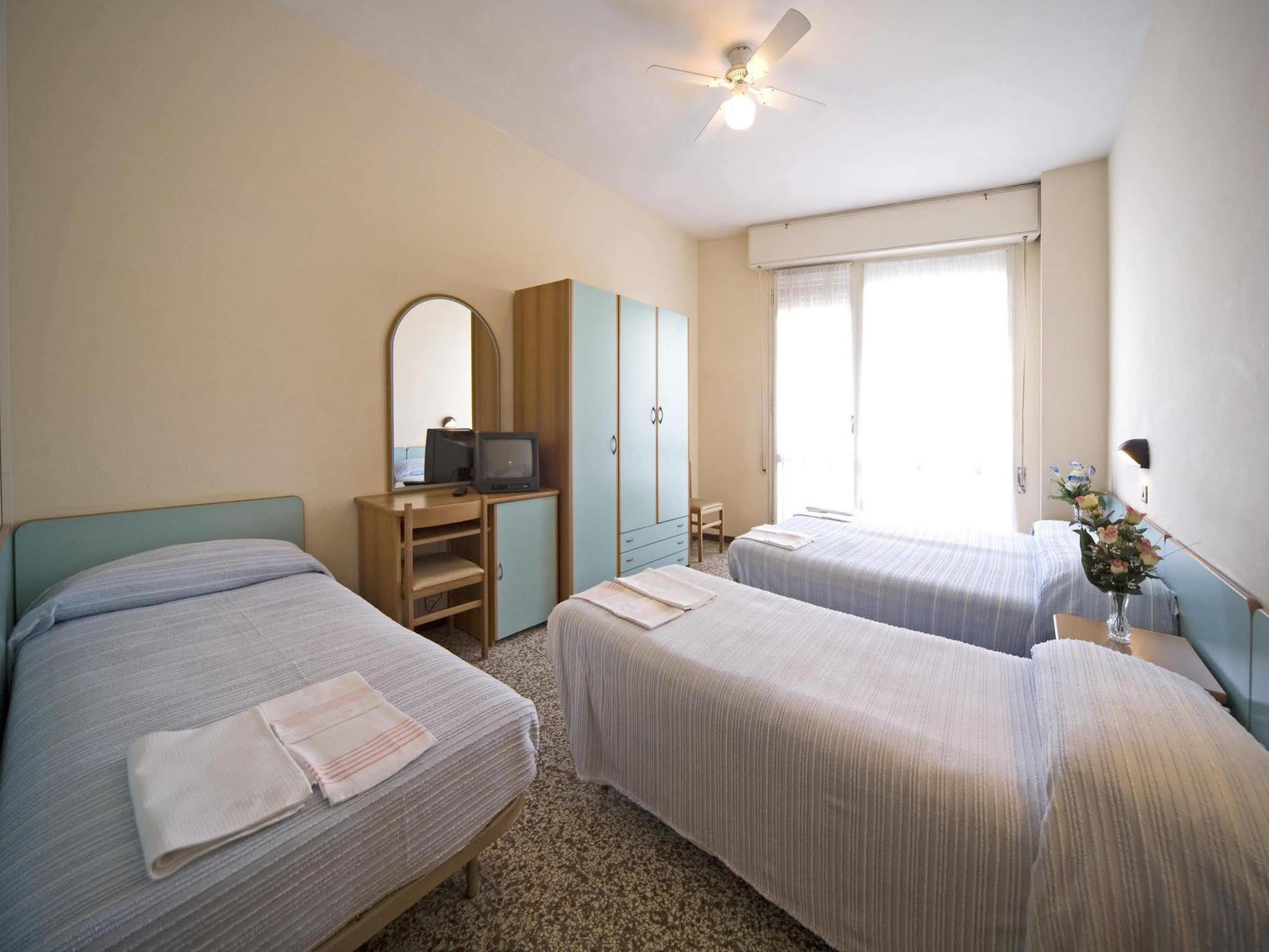 Hotel Telstar Rimini Exterior photo